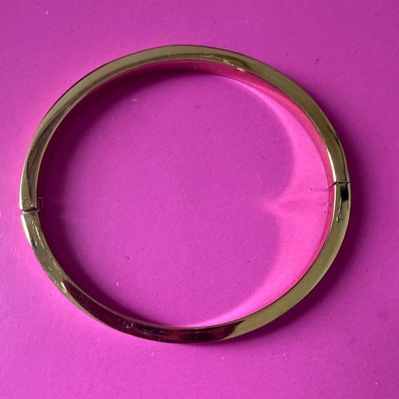 Elegant Gold Bangle Bracelet - Picture 1 of 5